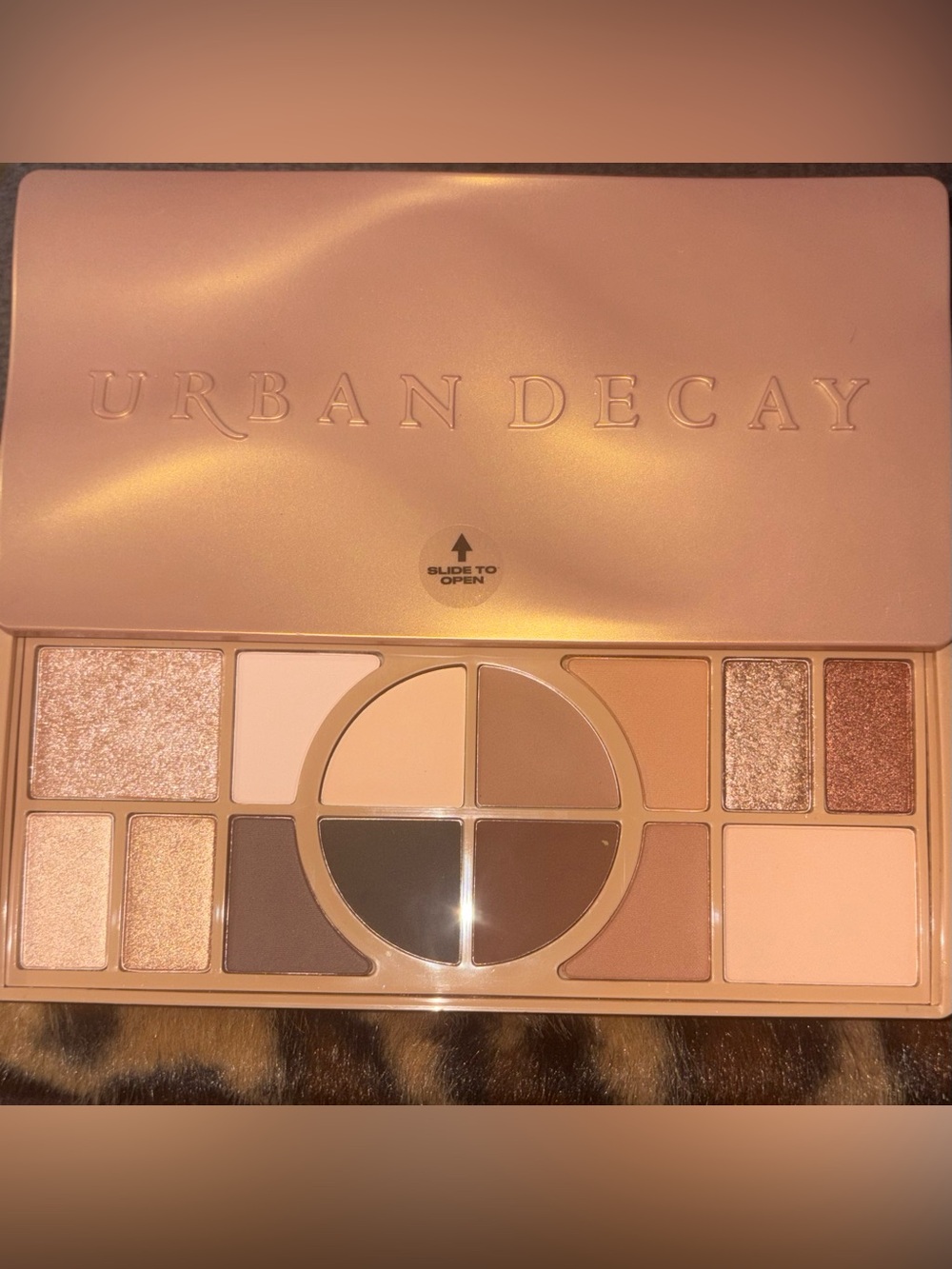 Urban Decay Eyeshadow Palette - Champagne, Beige, Brown, Gold
